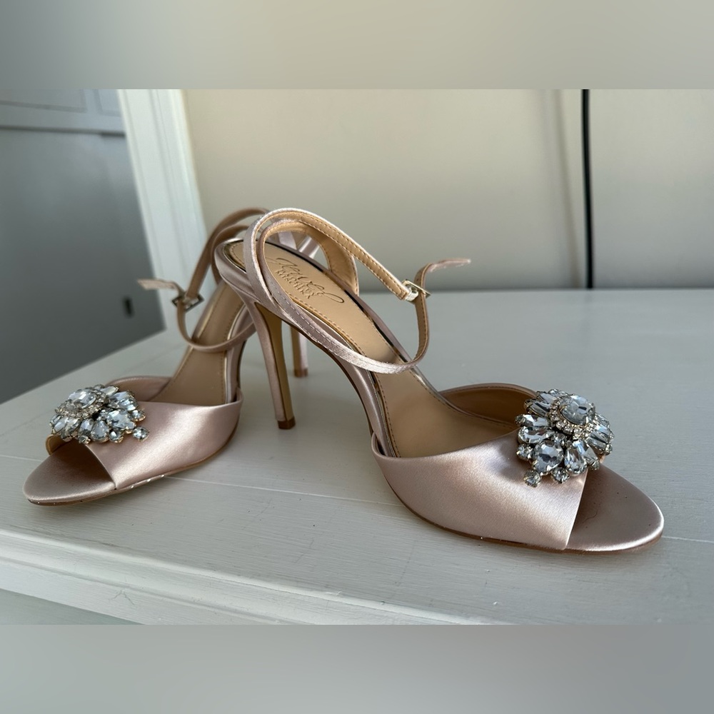 Badgley Mischka sz 7.5 heels NEW